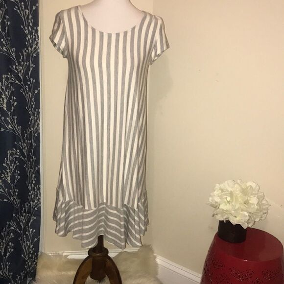 Anthro | Puella Gray Stripe Shift Dress - Picture 1 of 6